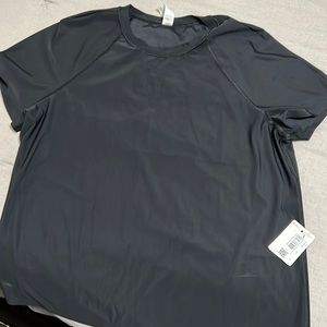 NWT Lululemon Sun Shelter SS Rash Guard